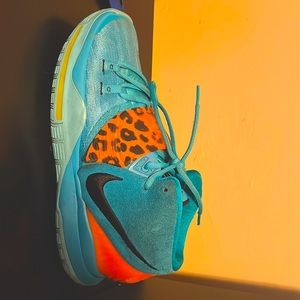 Nike kyrie size 9 men